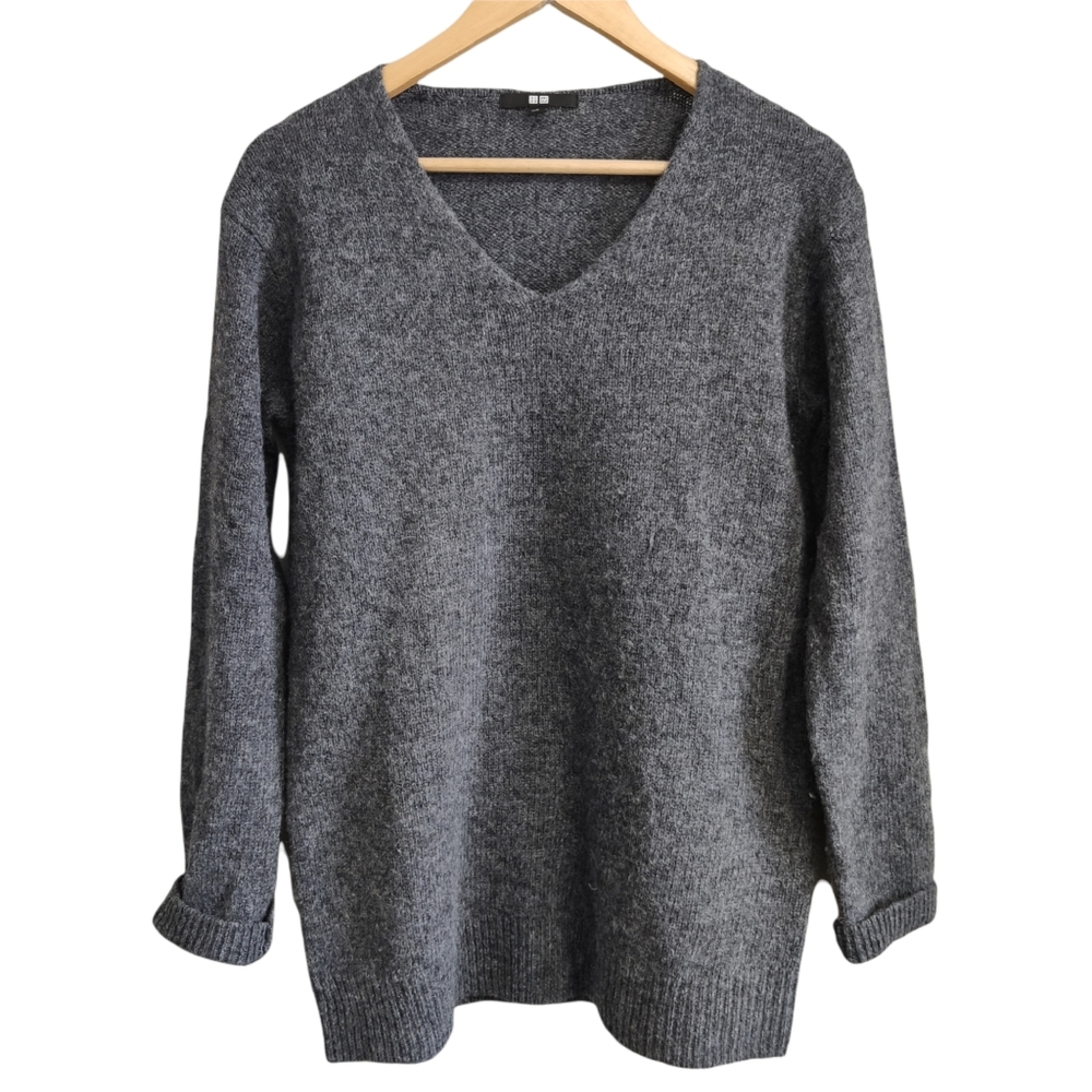 UNIQLO Pure Wool V-Neck Long Sleeve Knit Sweater Grey Size Small